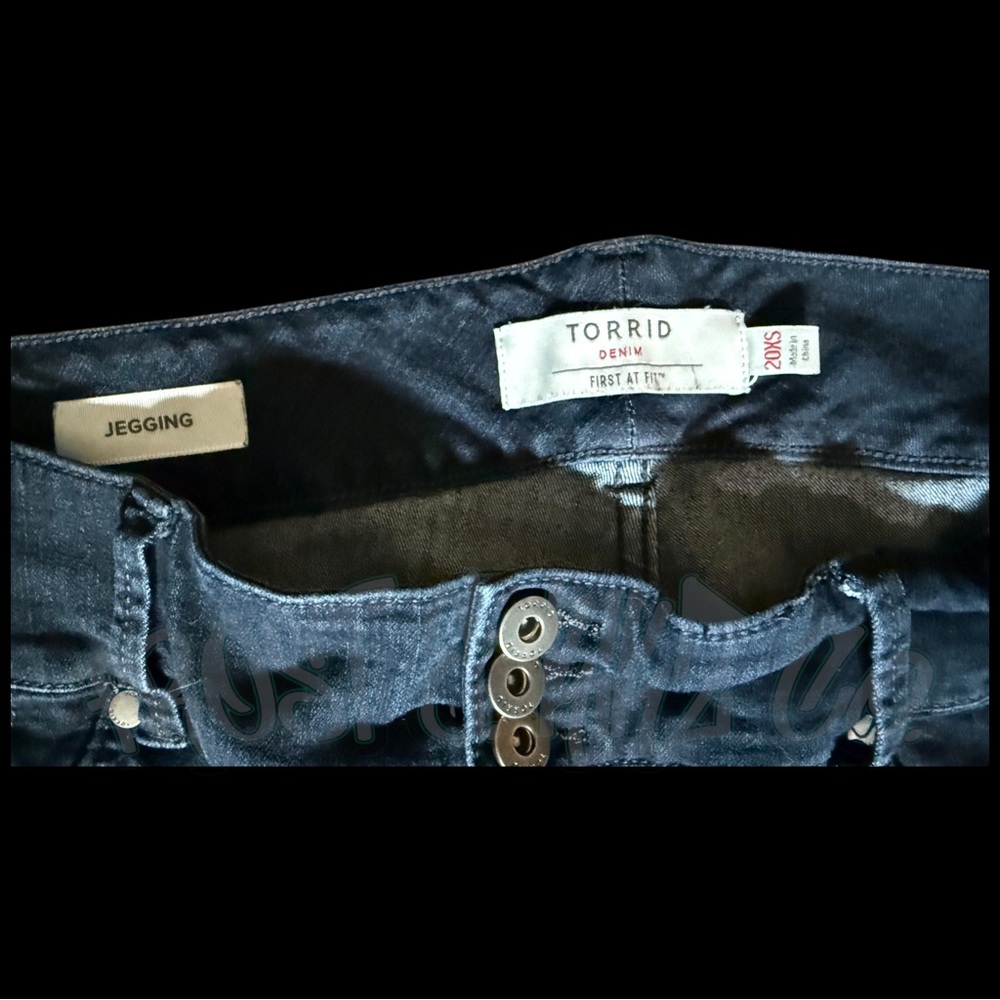 Torrid Women's Blue Denim Jeggings Sz 20 XS Like New